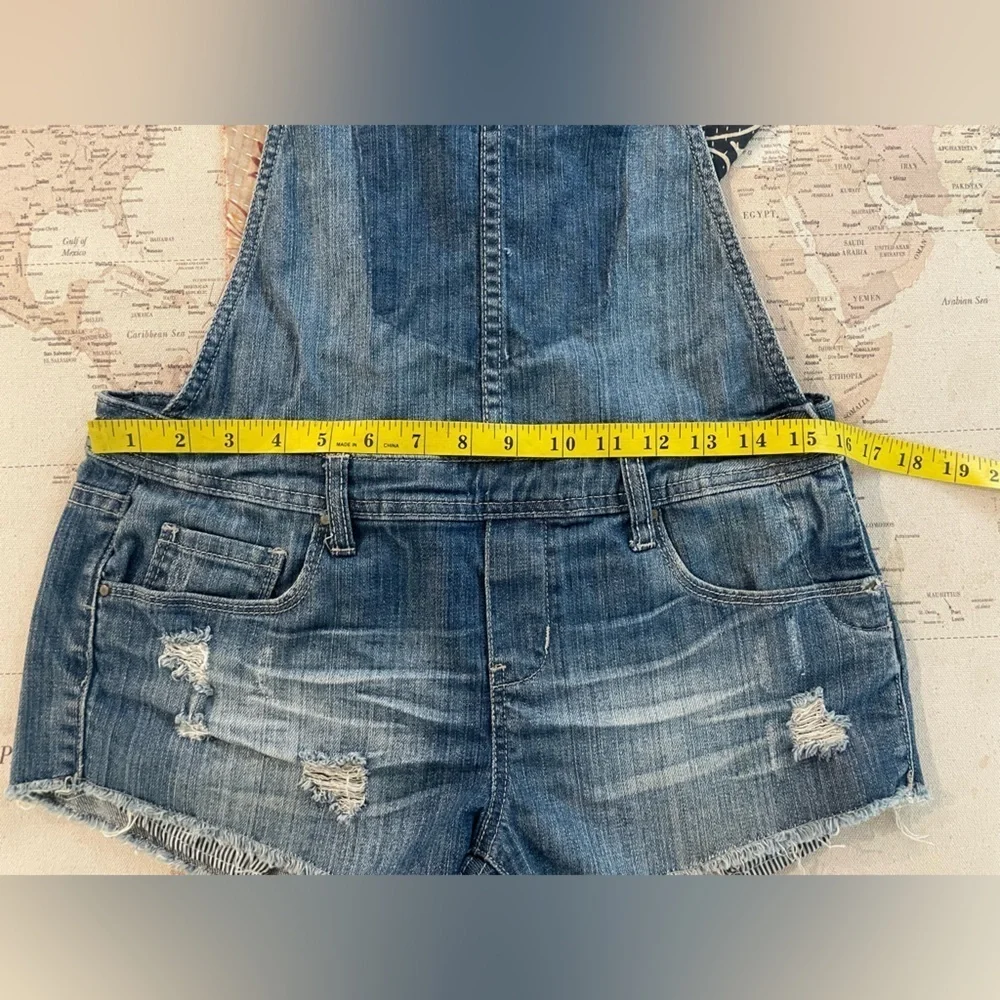 Blank NYC Celebrity Favorite Bunch of Five Jean Denim Short Overalls Size 26 - Picture 4 of 12